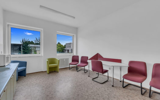 Kanceláře v klidné lokalitě HK