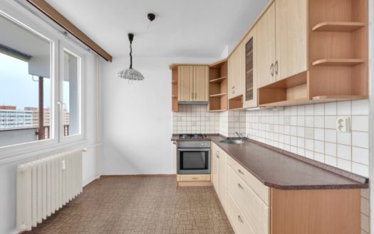 Byt 3+1 se zasklenou lodžií a zahrádkou