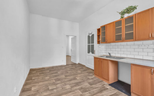 Zděný byt 2+kk s balkonem