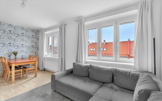 Prostorný zděný byt 2+kk v centru HK